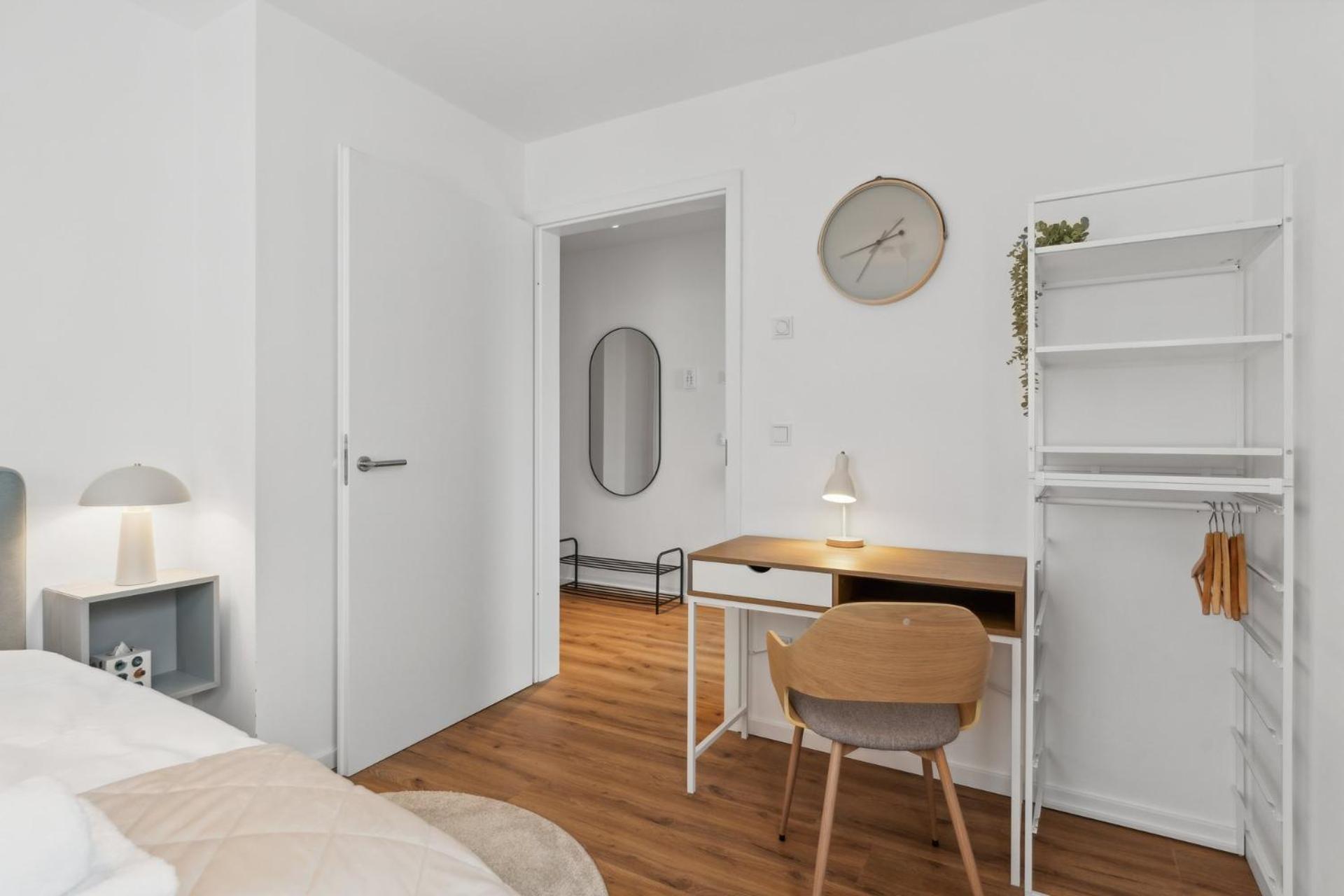Deluxe Apartment In Bielefeld City Mit Parkplatz Und Balkon Bagian luar foto