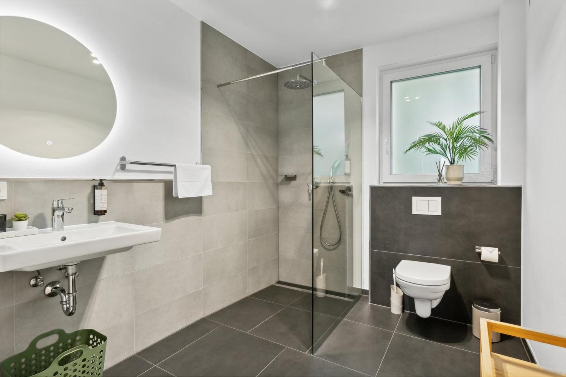 Deluxe Apartment In Bielefeld City Mit Parkplatz Und Balkon Bagian luar foto