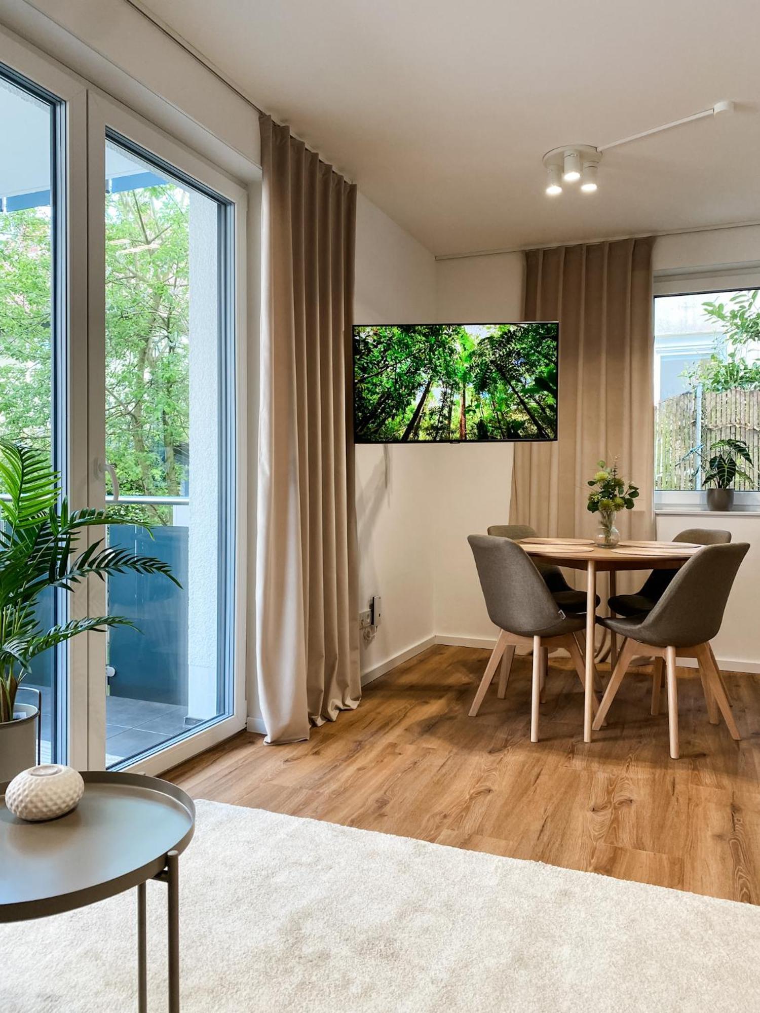Deluxe Apartment In Bielefeld City Mit Parkplatz Und Balkon Bagian luar foto